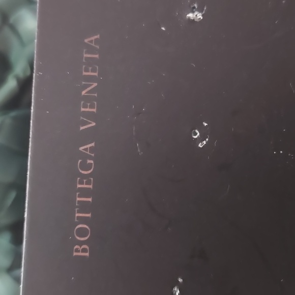 Macy's NWT  Green Hand tote with auth Bottega Veneta Pins - Picture 10 of 12